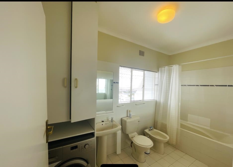 To Let 2 Bedroom Property for Rent in Vredehoek Western Cape